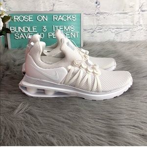 nike shox gravity all white